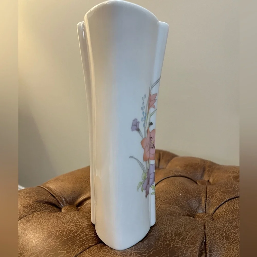 Vintage Toyo Floral Ceramic Vase Cottagecore Grandma Delicate